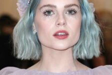 an aqua wavy midi bob with central part is a lovely idea to rock, it looks fabulous and very soft and delicate at the same time