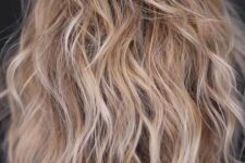a lovely blonde balayage hairstyle idea for summer