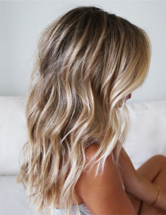 Perfect Beachy Waves Hair | 8 Best Methods for Pretty Curls That Last All  Day