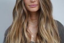 a lovely long hairstyle idea for summer or spring