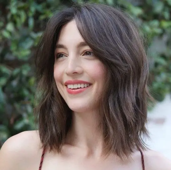 28 Edgy Long Bobs With Curtain Bangs - Styleoholic