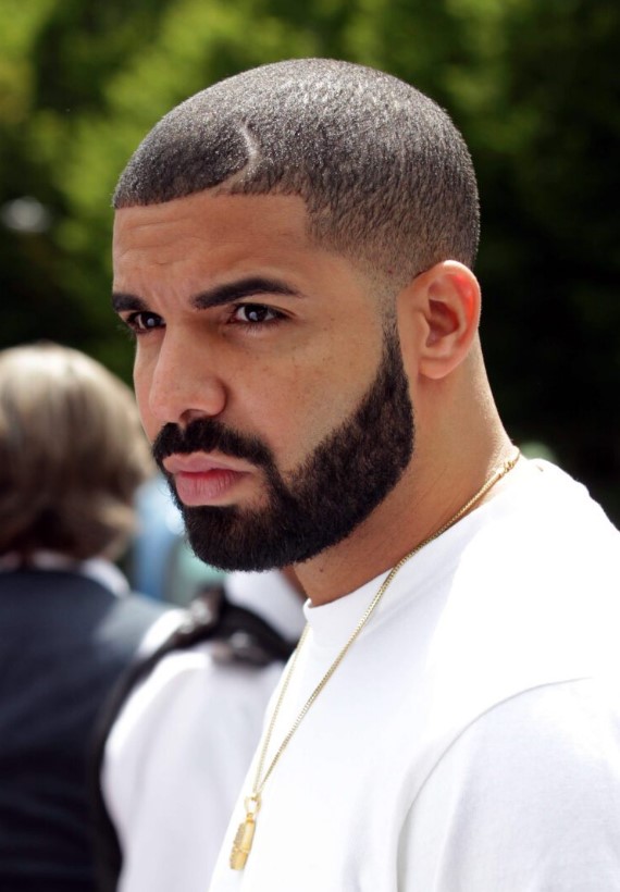 Drake rocking a buzz cut with line up looks cool and bold, this haircut is easy to achieve