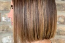 a chic bronde long bob with highlights and straight hair is an elegant and up-to-date idea