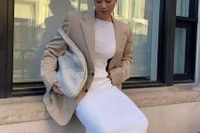 a classy neutral spring outfit