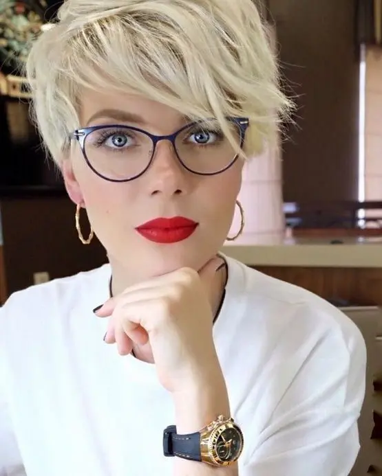 a shaggy pixie haircut is a great way to refresh your look, add a texture and you are cool
