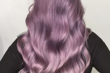 long lavender hair with waves and volume is a stylish and chic idea, it looks pretty glamorous