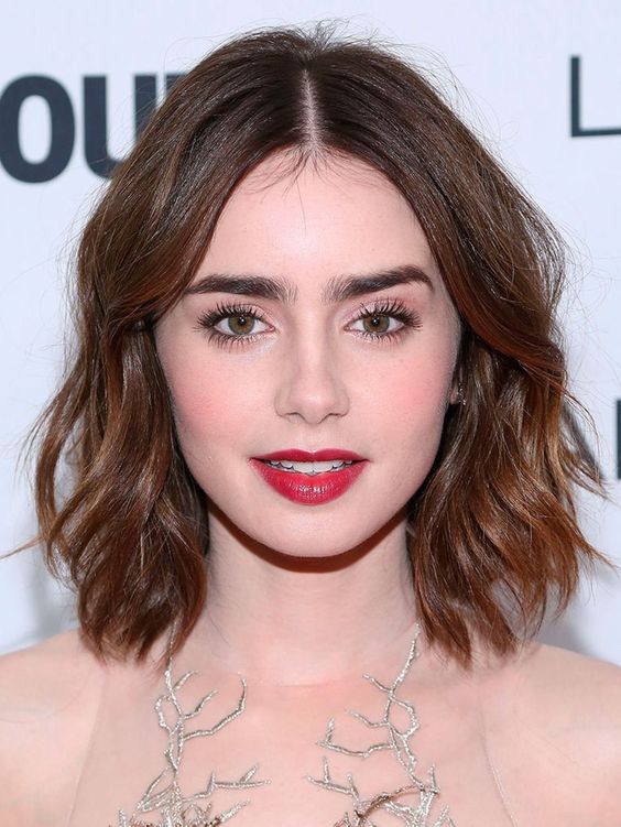 a long and wavy chestnut bob with a messy touch is a stylish and catchy idea to rock, it inspires and rocks