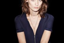 a long messy chestnut bob with waves is a catchy and cool solution to rock and to try right now