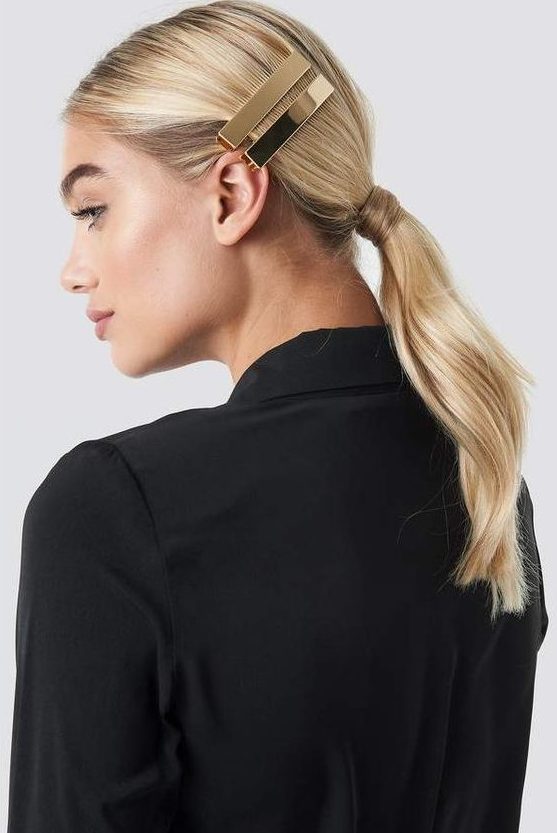 a double gold hair clip is a gorgeous way to look minimalist yet very trendy