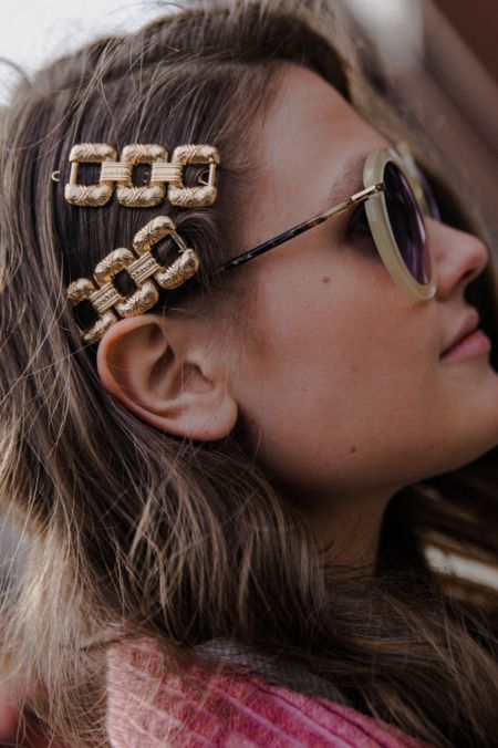 beautiful and glam gold hair barrettes inspired by chains are amazing to look cool