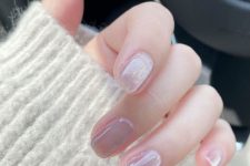 a lovely nude manicure with a velvet effect is a cool idea for a delicate and chic look, it’s a cool idea for the fall