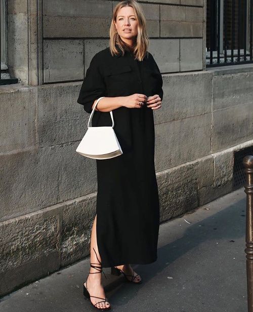 a minimalist look with a black maxi shirtdress, black lace up shoes and a white bag for a chic minimal look