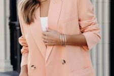 an oversized Peach Fuzz blazer is a great piece to wear to work and not only, it looks very spring-like
