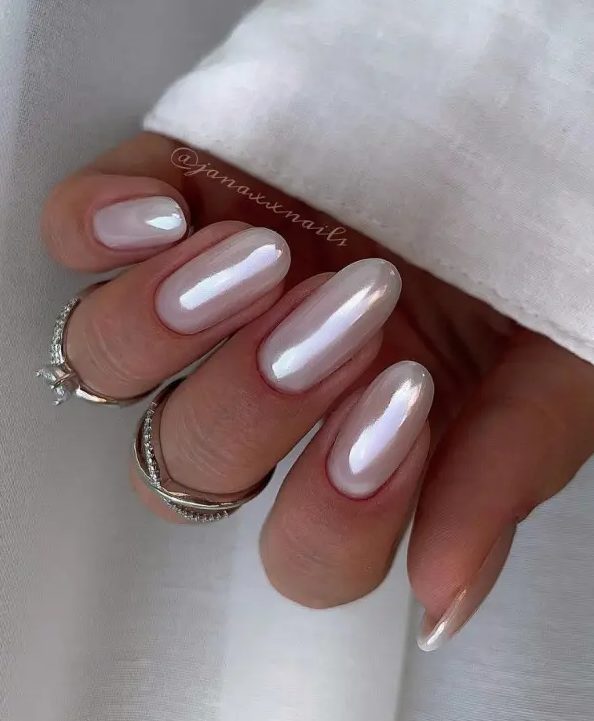 long coffin-shaped white glazed donut nails are perfect for weddings, they look chic, shiny and dreamy