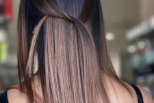 medium length to long hair with an ombre effect, from dark brown to chestnut is a very eye-catchy idea