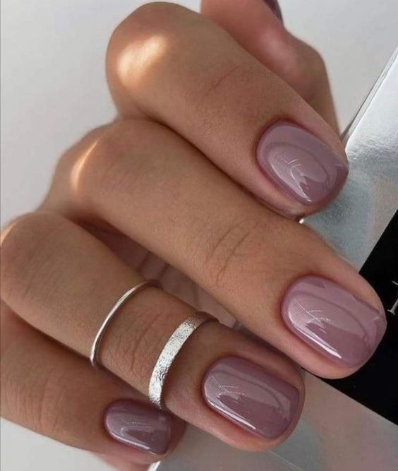 stylish square-shaped short nails done in a lovely mauve shade are amazing for absolutely any season and occasion