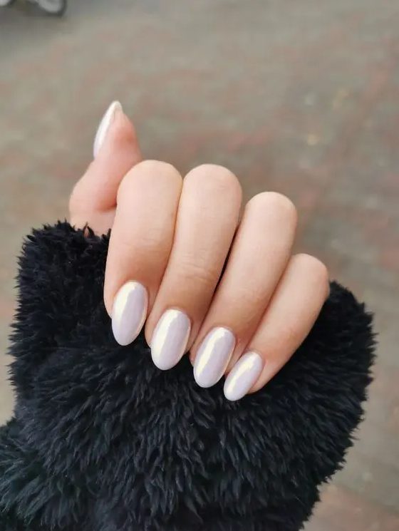 white donut glaze almond-shaped nails are a great solution for lots of cases, they look modern and elegant