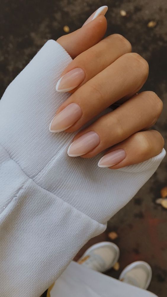 long French nails with very narrow tips look delicate, chic and beautiful and are perfect for spring