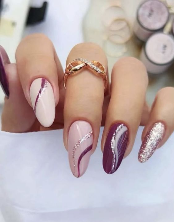 a glam and refined swirl manicure in ivory, blush and purple plus rose gold touches is a cool and catchy idea
