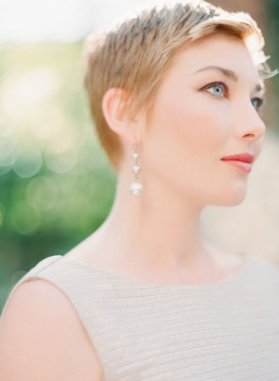 a short pixie cut with a bit of volume doesn't require any special accessories, it looks great