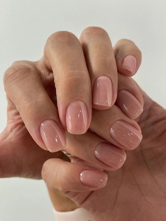 glossy nude square nails are a chic and cool solution for any look, not only Old Money one