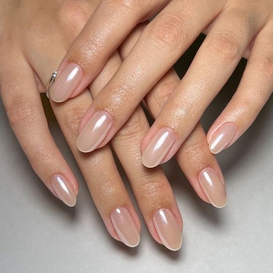 shiny pearly beige nails are a lovely idea for any look, Old Money or not