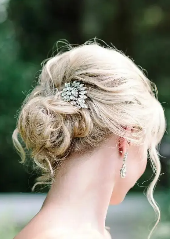 a simple yet cute curly wedding hairstyle