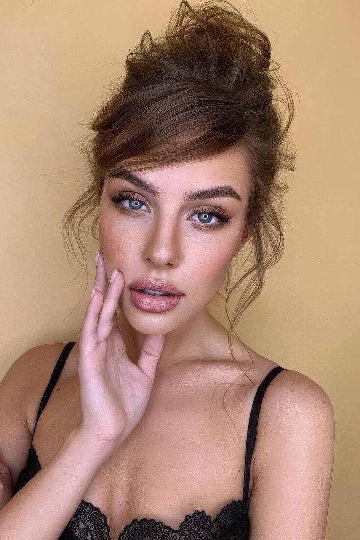 39 Lovely Bun Hairstyles With Bangs Styleoholic
