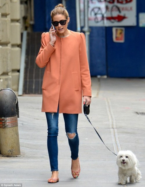 Cool Ways Of Wearing A Bright Coat This Winter