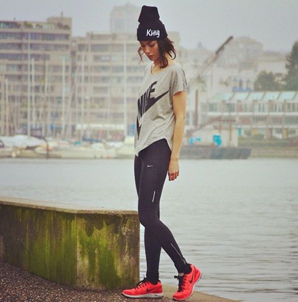 Stylish and comfy outfits ideas for running  13