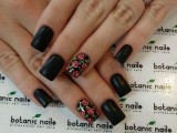 21-sweet-flower-nail-designs-to-try-this-summer-13