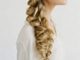 23-the-prettiest-valentines-day-hairstyles-ideas-15