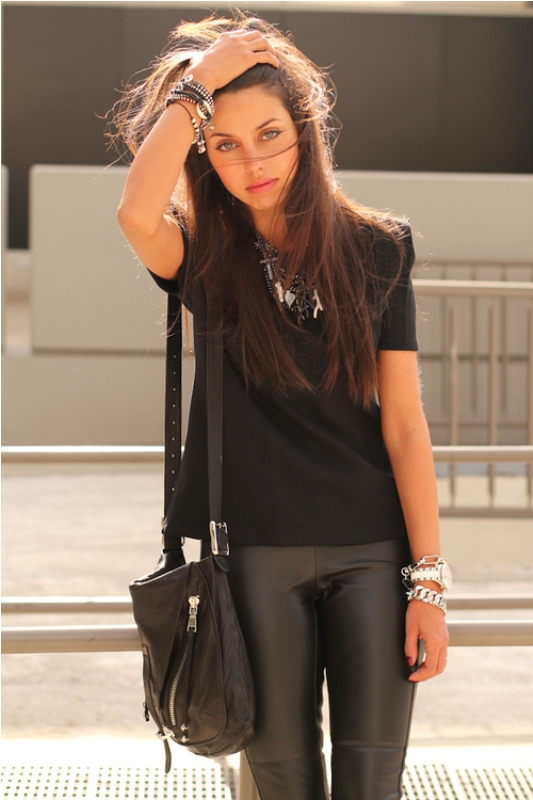 Trendy total black looks to get inspired  21