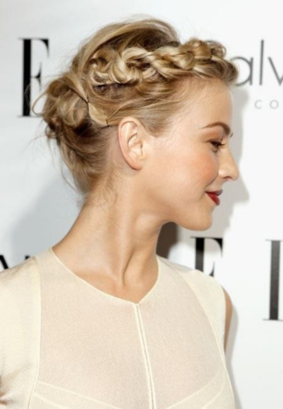 Chic and pretty christmas hairstyles ideas  12