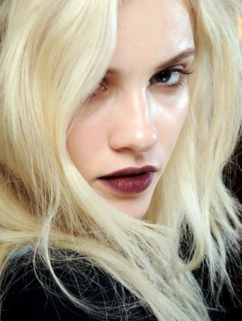 Clever Tips For Wearing A Dark Lipstick Right