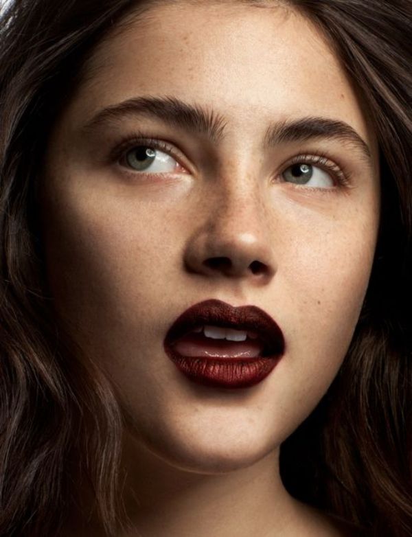 Clever tips on wearing a dark lipstick just right  5