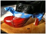 Adorable DIY Viktor & Rolf Inspired Red And Black Booties 7