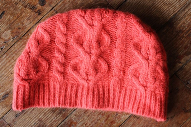 Cozy DIY Hat From Knit Sweater For Cold Days 4