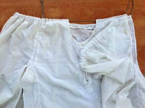 Cute And Delicate DIY Top From A Man’s Shirt