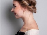 DIY Easy Greek Hairstyle With A Bandage 13