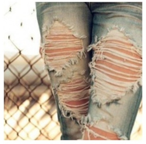 DIY Fashionable Ripped Jeans