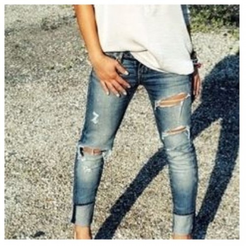DIY Fashionable Ripped Jeans