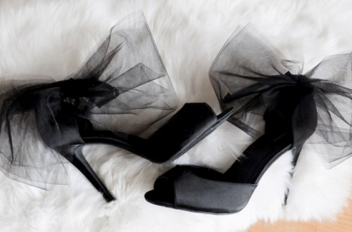 Black Tulle DIY Bow Heels To Make A Statement