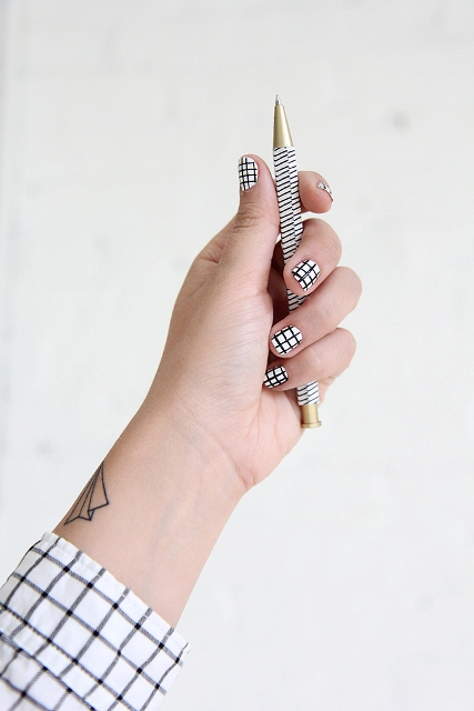 Funny DIY Black And White Crosshatch Nail Art
