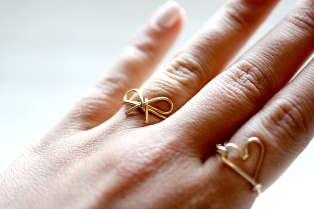 Picture Of Simple And Elegant DIY Wire Bow Ring 3