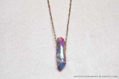 crystal necklace (via mintedstrawberry)