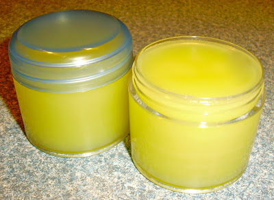 jojoba oil, lavender and chamomile salve (via ramblingsofahappyhomemaker)