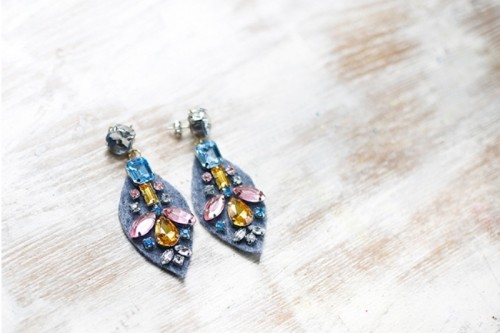 Amazing DIY J. Crew Inspired Felt Jewel Earrings