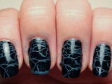 awesome-diy-dark-waters-nail-art-for-halloween-3