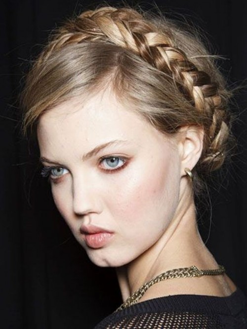Awesome Hairstyles For Summer Frizzy Hair Days